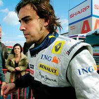 FERNANDO ALONSO sa vrátil do stajne Renaultu, vraví však, že na popredné umiestnenia zatiaľ pomýšľať nemôže.
